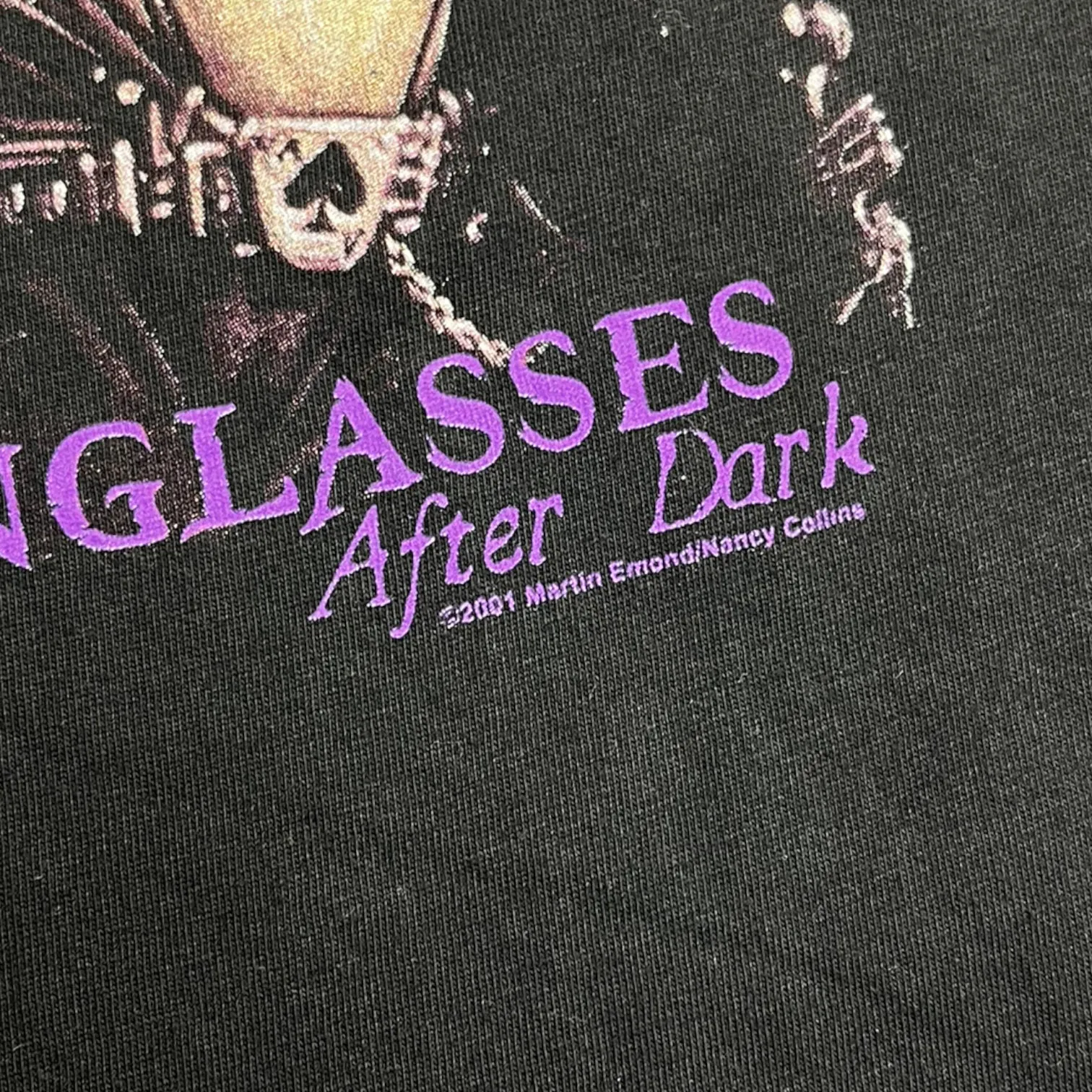 2001 Sunglasses After Dark Tee