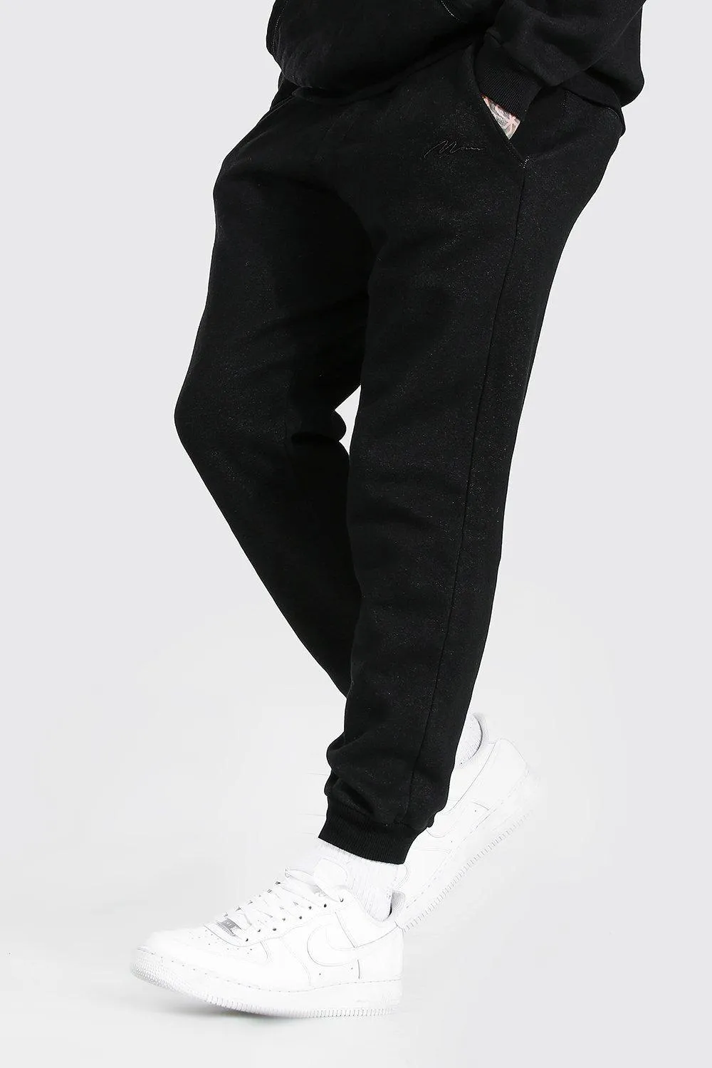 MAN Signature Regular Fit Overdyed Joggers